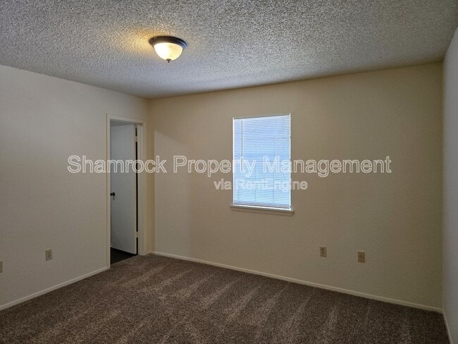 Building Photo - 911 Lancelot Cir