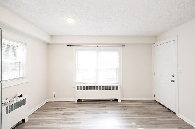 Building Photo - Student-Friendly! Off-Grounds UVA Apartment With Ting Fiber Internet