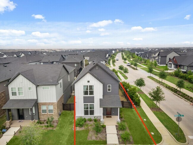 Building Photo - 15159 Parkland Canyon Dr