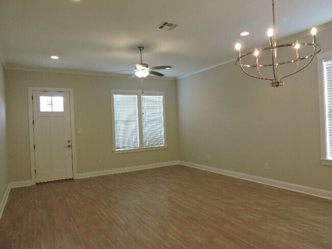 Building Photo - 6 YR old Modern Farmhouse designed 3BR/2BA Plus Office