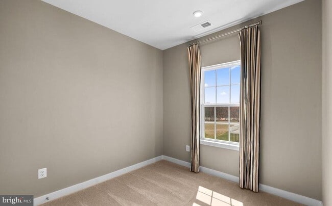 Building Photo - 100 Bethlehem Pl