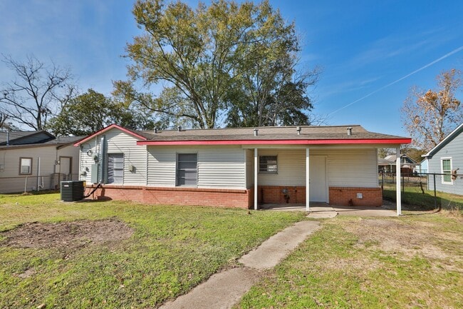 Building Photo - 11914 Meadowpass St