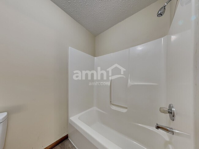 Building Photo - 1209 Nottingham Rd