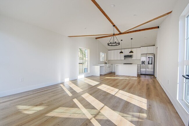 Building Photo - Luxury Living with Massive Private Yard in Downtown Burbank!