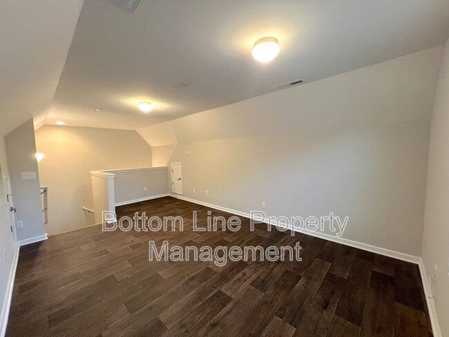 Building Photo - 636 Newfound Hollow Dr