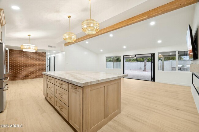 Building Photo - 1216 W Rovey Ave