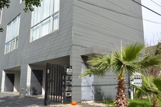 Building Photo - 1316 Cleveland St