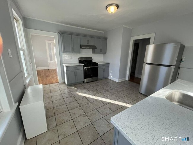 Building Photo - 102 Remington St