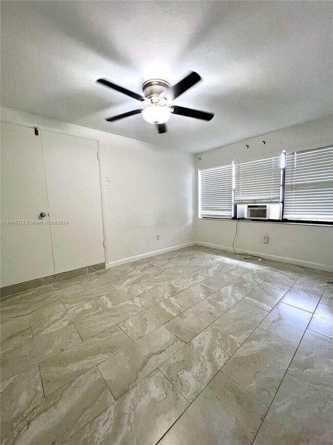 Building Photo - 225 SW 51st Ave
