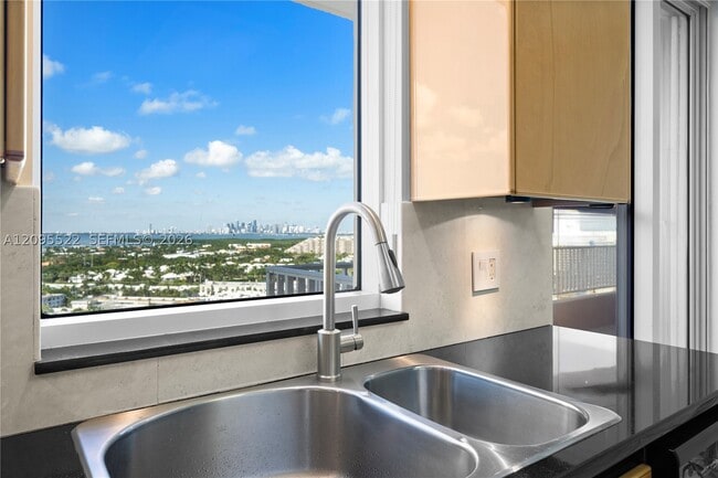 Building Photo - 781 Crandon Blvd