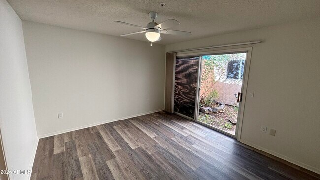 Building Photo - 11213 E Mercer Ln