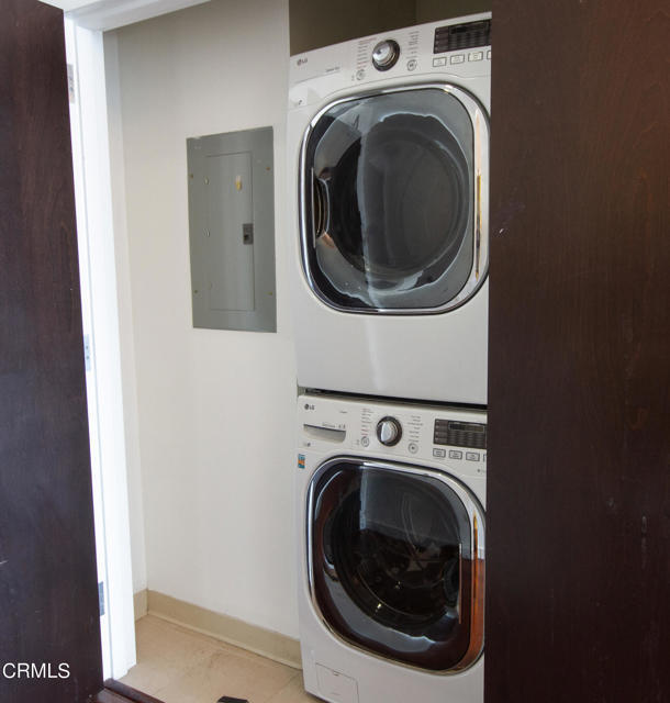 Building Photo - 1100 S Hope St