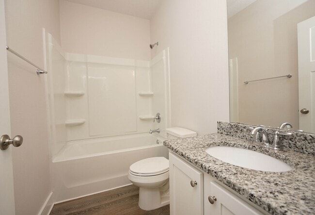Building Photo - Spacious 5-Bedroom Home in Desirable Crest...