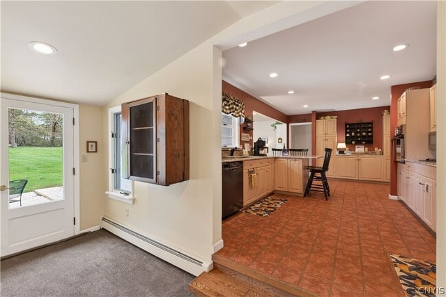 Building Photo - 3862 State St