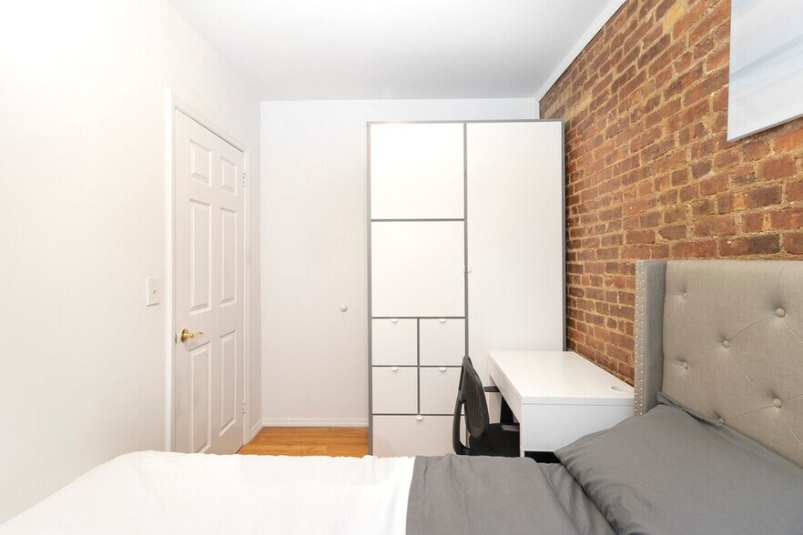 Building Photo - 1415-1423-1423 Lexington Ave
