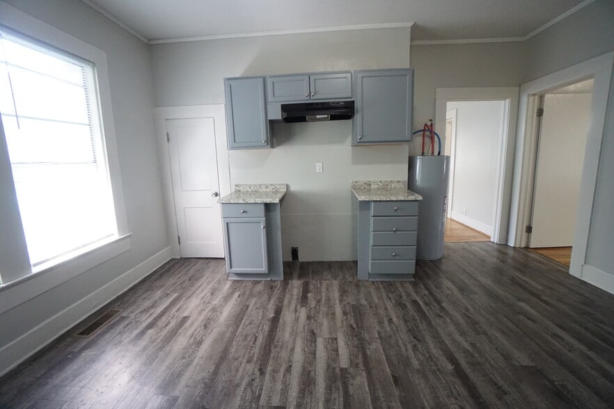 Building Photo - 4335 Jackson St