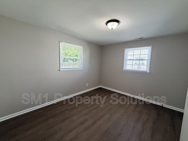 Building Photo - 1910 Britton St