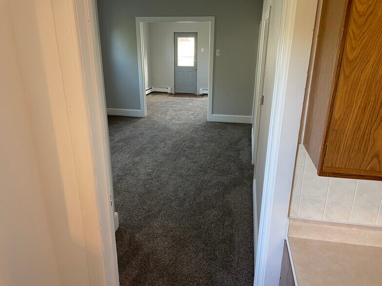 Building Photo - 1638 Saemann Ave