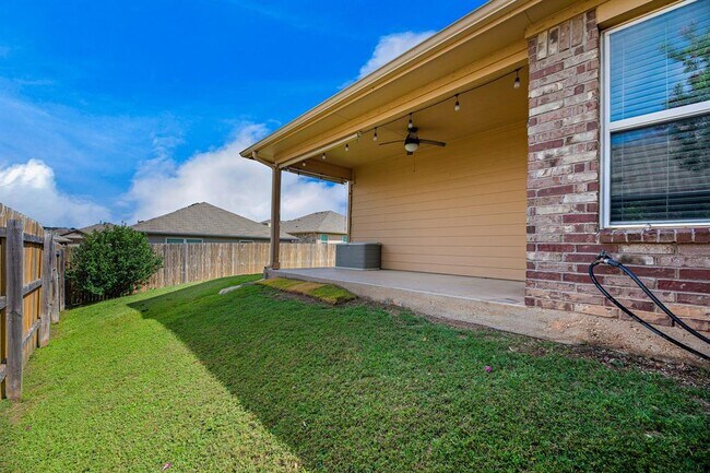 Building Photo - 5916 Montrelia Dr