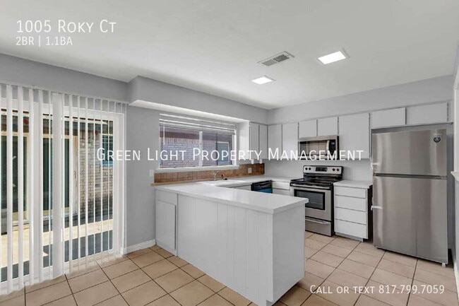 Building Photo - 1005 Roky Ct