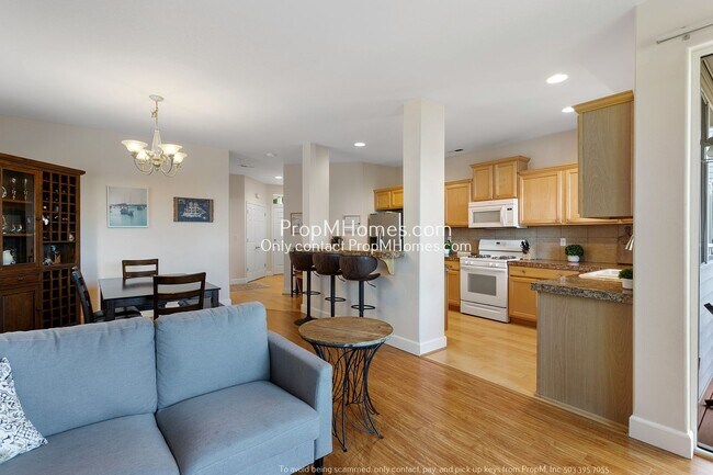 Building Photo - Four Bedroom Home with Amazing Views in Bull Mountain!