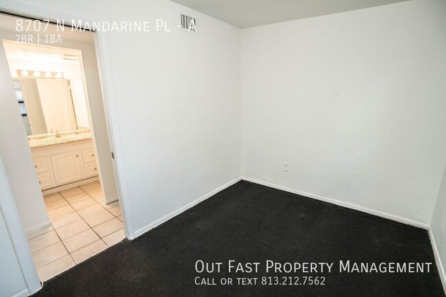 Building Photo - Spacious 2BR/1BA Duplex in Tampa – Pet Fri...