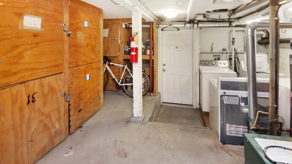 Building Photo - 3117 N Orchard St