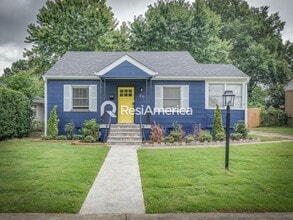 Building Photo - Vouchers welcome!! Beautiful 2BR/1B home i...