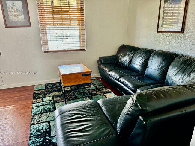 Building Photo - 1800 Fillmore St