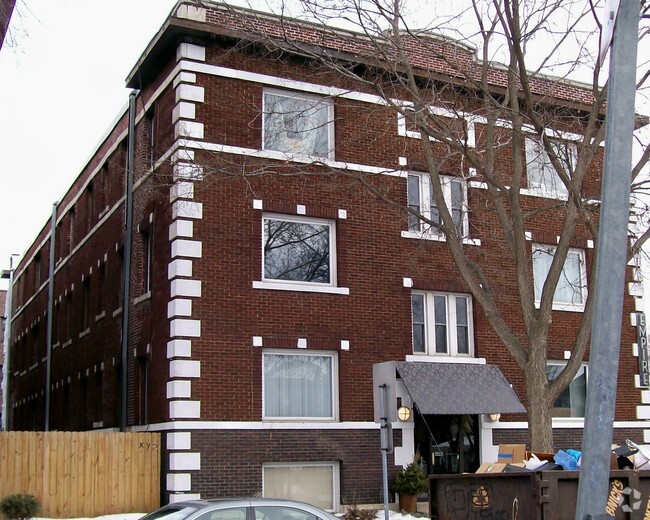 Building Photo - Empire