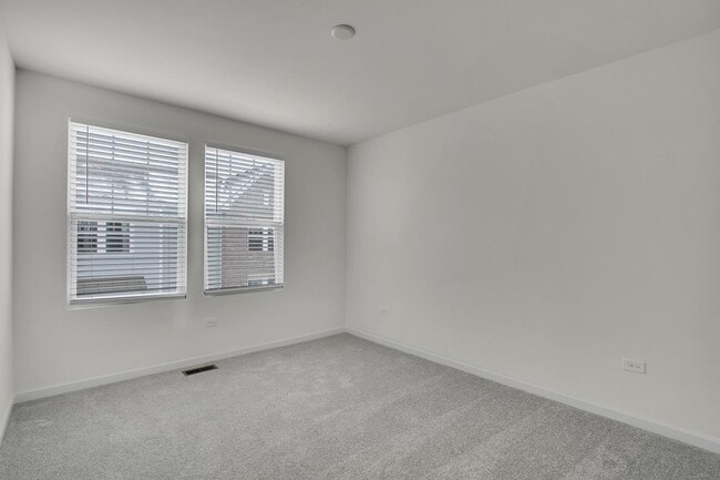 Building Photo - 6275 Sandbelt Dr