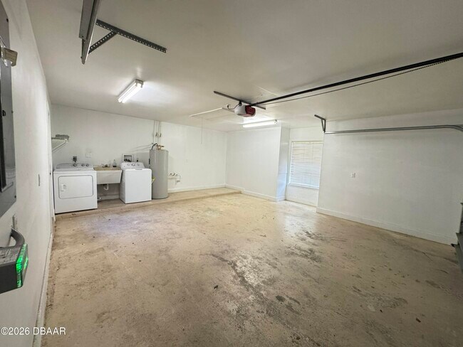 Building Photo - 1916 Seclusion Dr