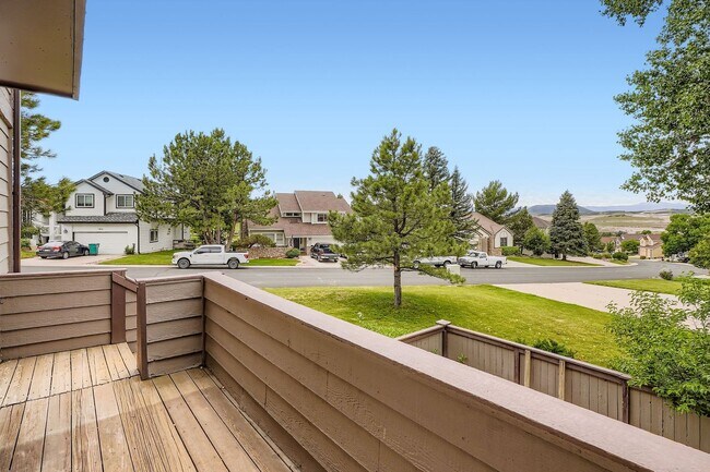 Building Photo - 5 bed 3.5 bath Plum Creek home