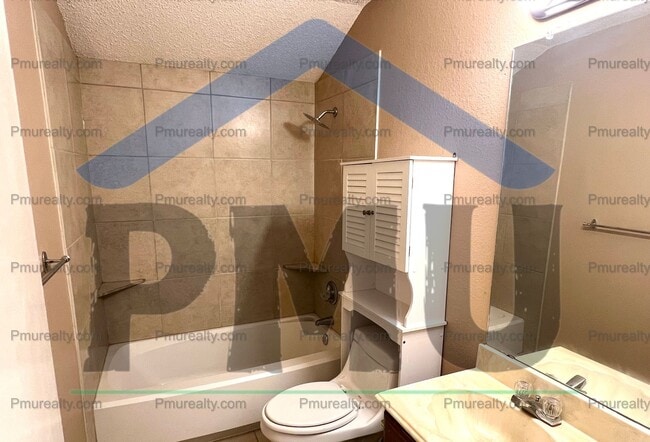 Building Photo - AVAILABLE NOW!!! Great Area!!  Off Pleasan...