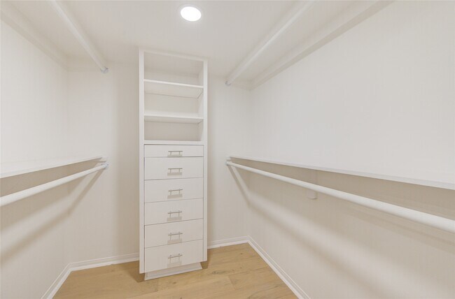 Building Photo - 50 Saddlebrook Ln