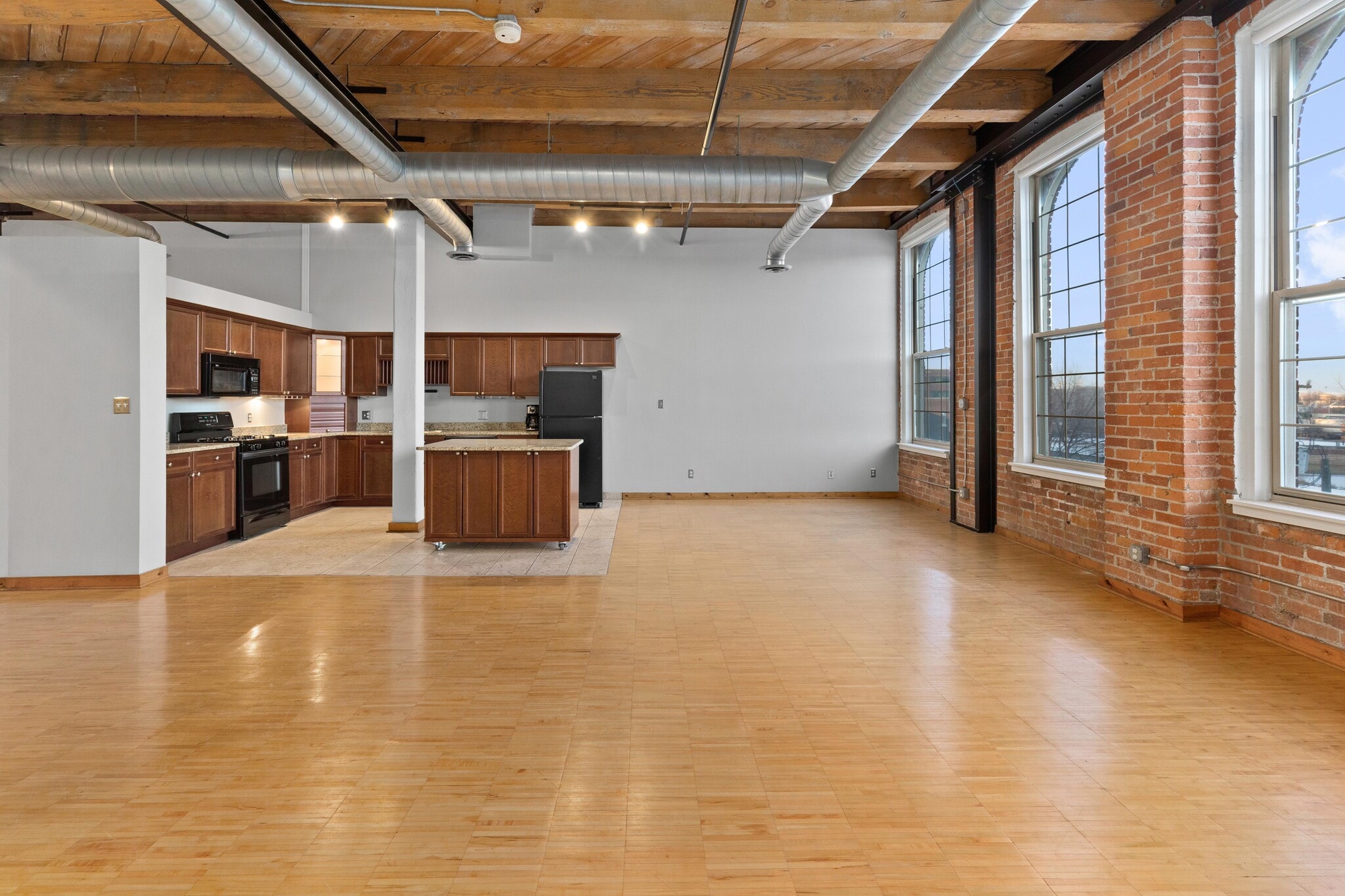 Building Photo - 200 River Place Dr