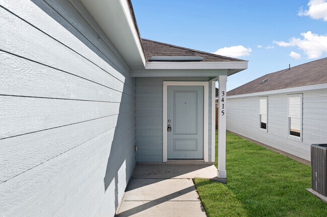 Building Photo - 3415 Rock Ml Dm