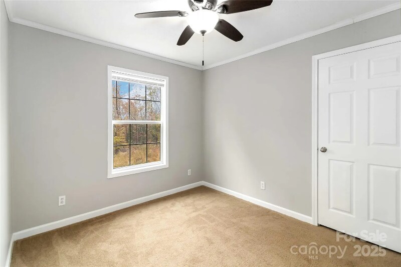 Building Photo - 2420 Creekside Dr