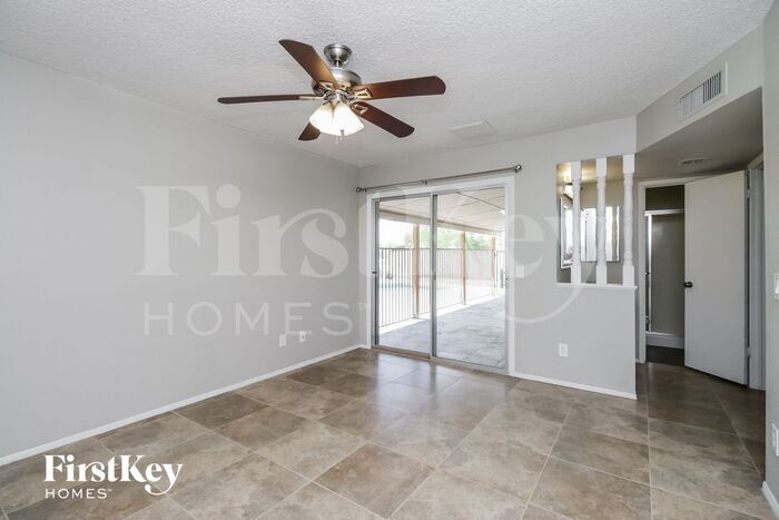 Building Photo - 2331 E Alameda Dr