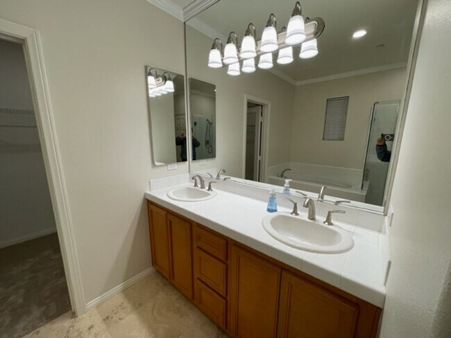 Building Photo - Beautiful single level home in Turtle Ridg...