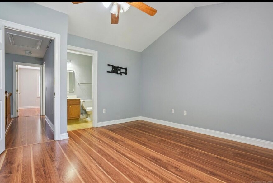 Building Photo - 43 Harbor View Ln