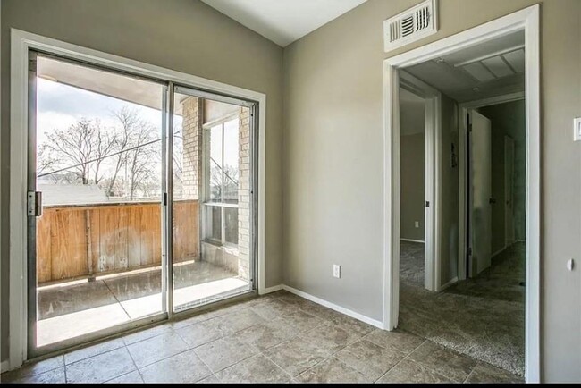 Building Photo - Rent Ready - Dallas, TX