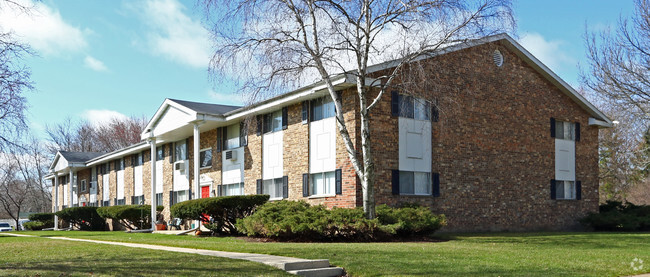 Primary Photo - Applewood Village Apartments