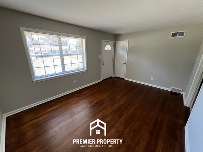 Building Photo - Charming 3BR/1.5BA Whitehaven Home | Low-Maintenance Tile Floors & Huge Fenced Yard