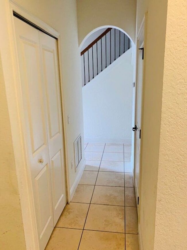 Building Photo - Gated Community of La Fortuna in Kissimmee