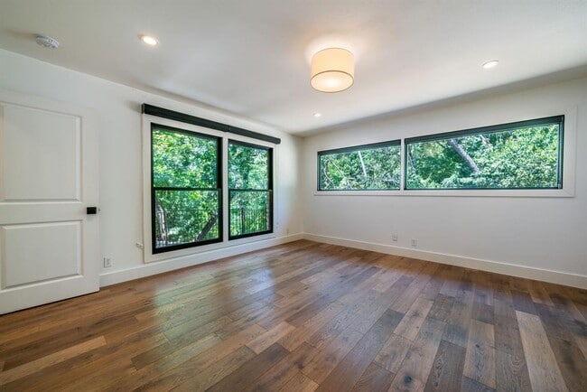 Building Photo - 3514 Hillbrook Dr