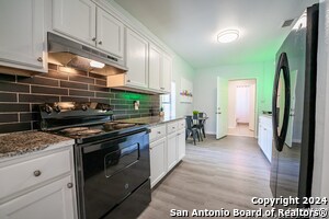 Building Photo - 555 Hansford St
