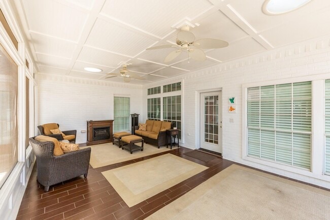 Building Photo - 4915 Keneshaw St