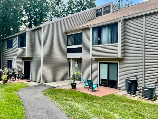 Building Photo - 11 Thayer Pond Dr