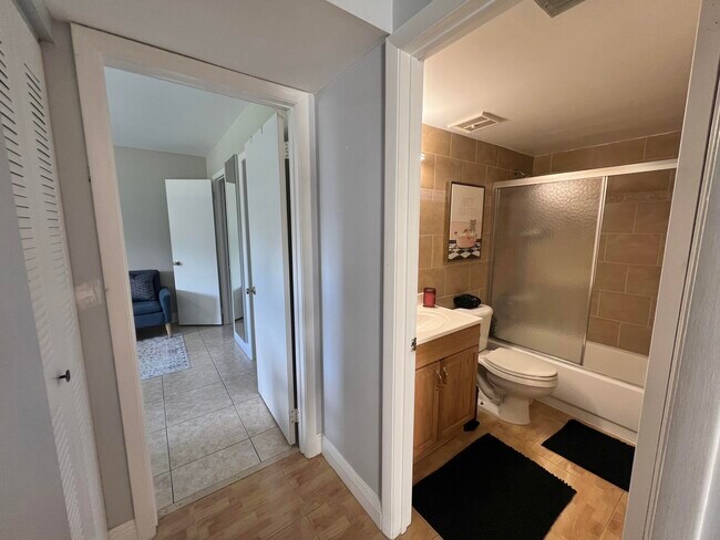 Building Photo - 588 Trace Cir